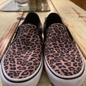 Cheetah print OrthoLite Vans 🐆